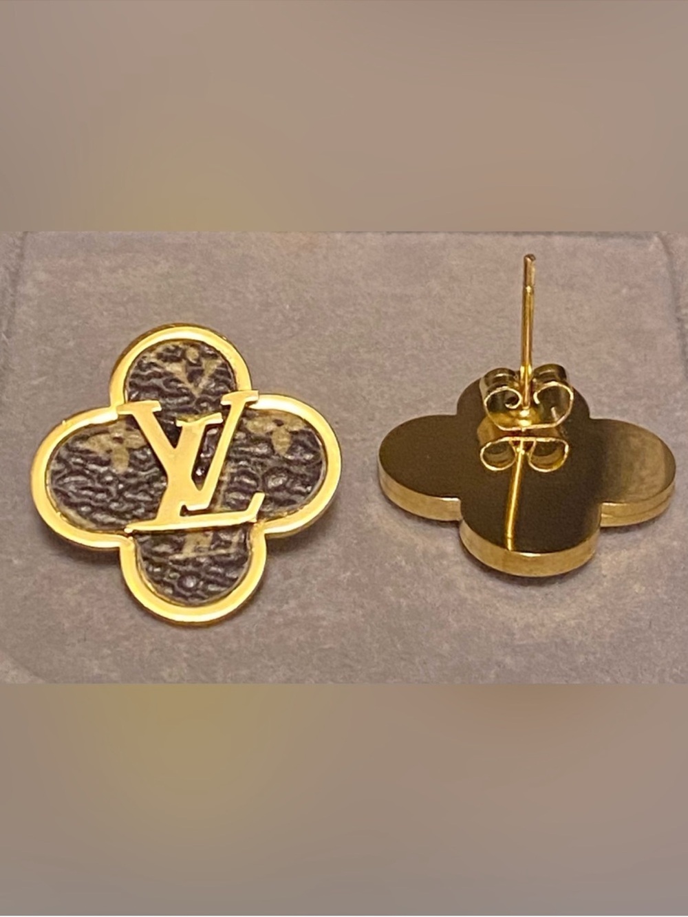 Fashion Jewelry 14K Gold Plated Clover Luxury Earrings with Brown Inset - Picture 3 of 7
